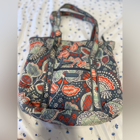 Vera Bradley Nomatic Floral Small Quilted Shoulder Tote Bag. Geometric Pattern. - Picture 1 of 14